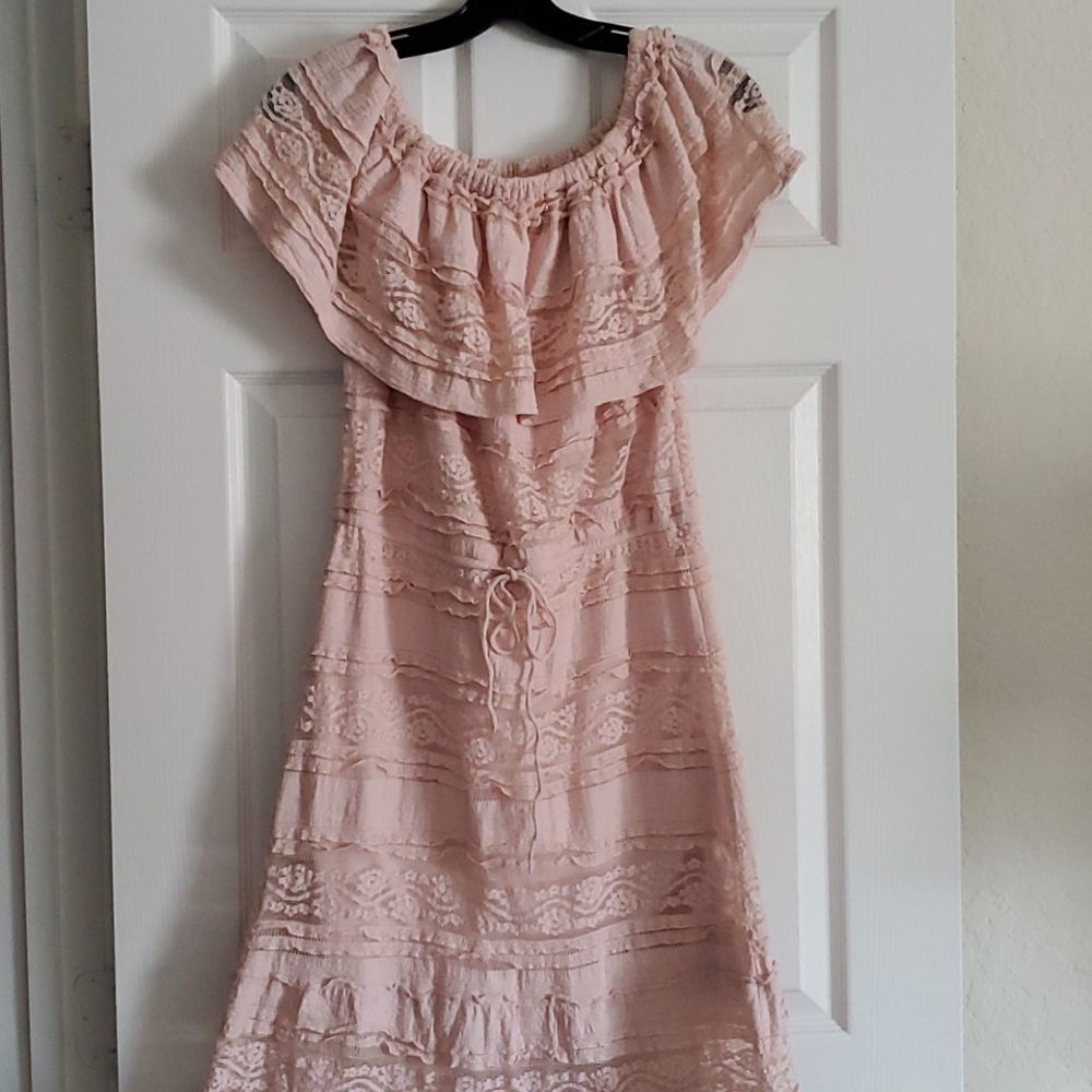 Feminine On or  Off the Shoulder Dress NWOT!